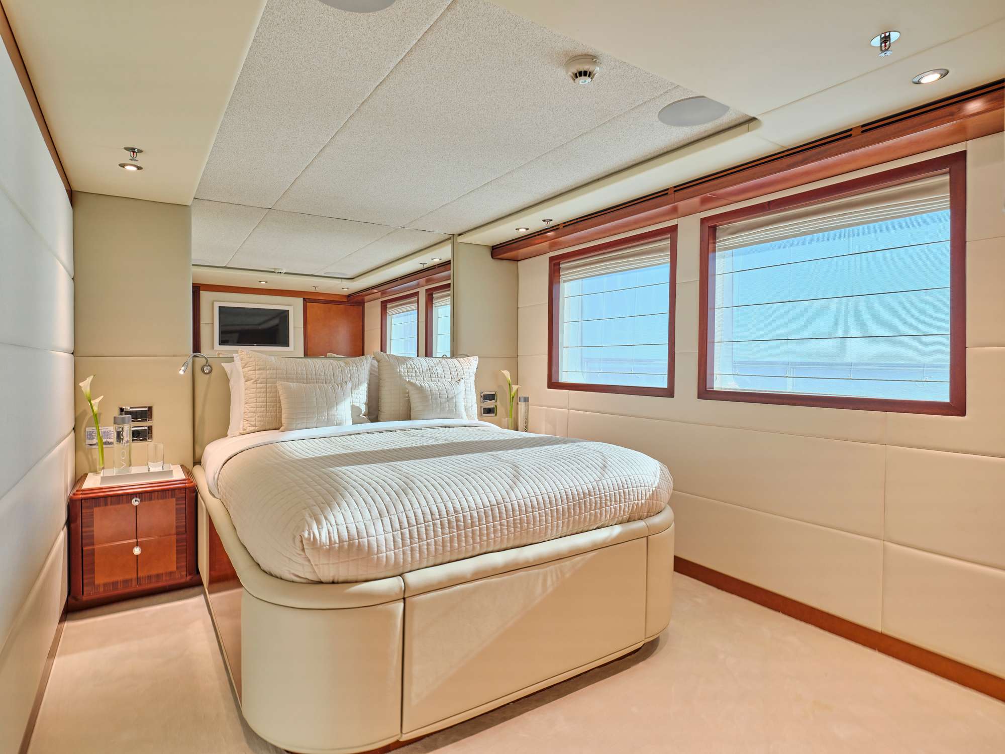 SOJO yacht image 8