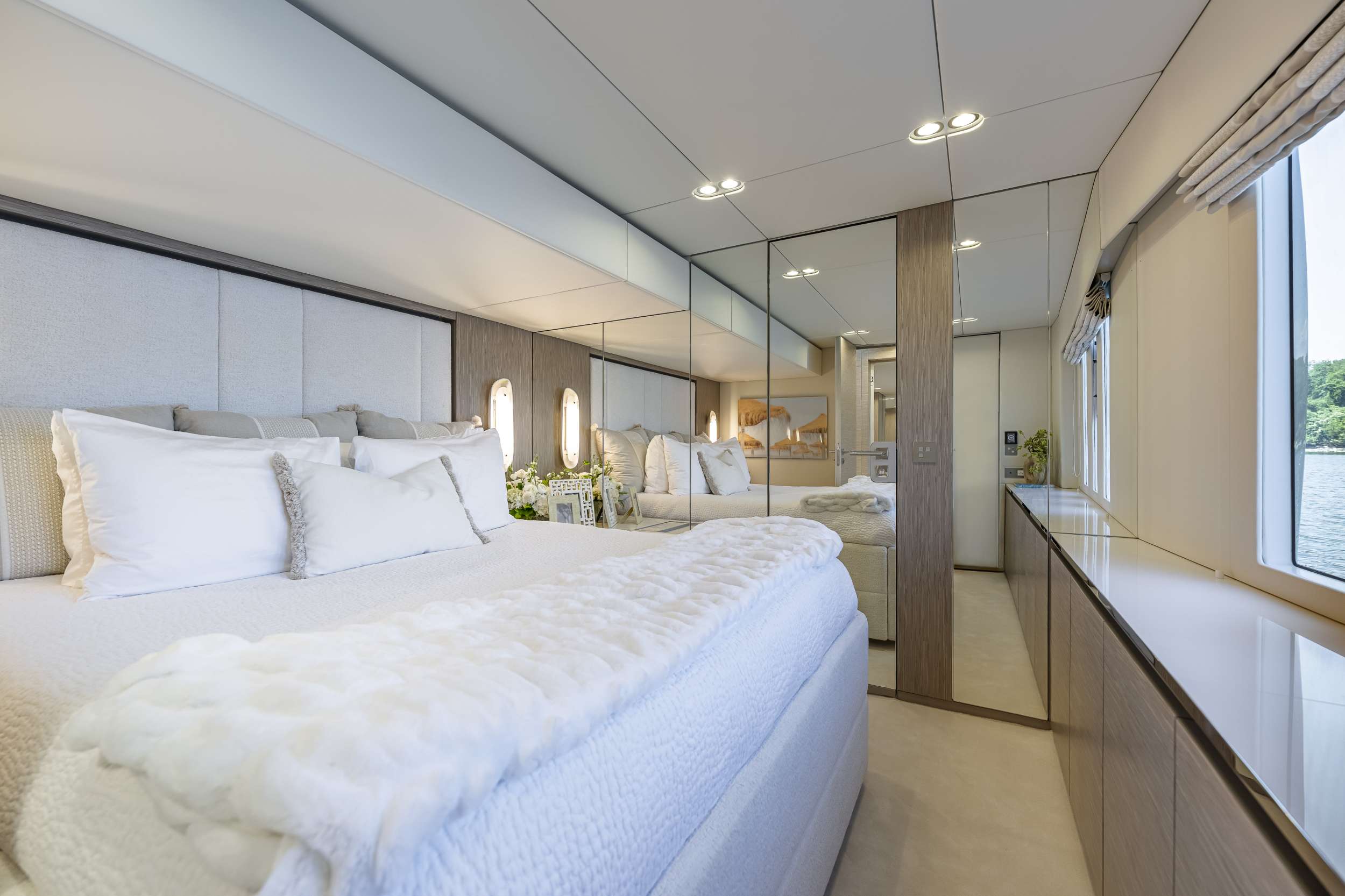 SOL yacht image 6