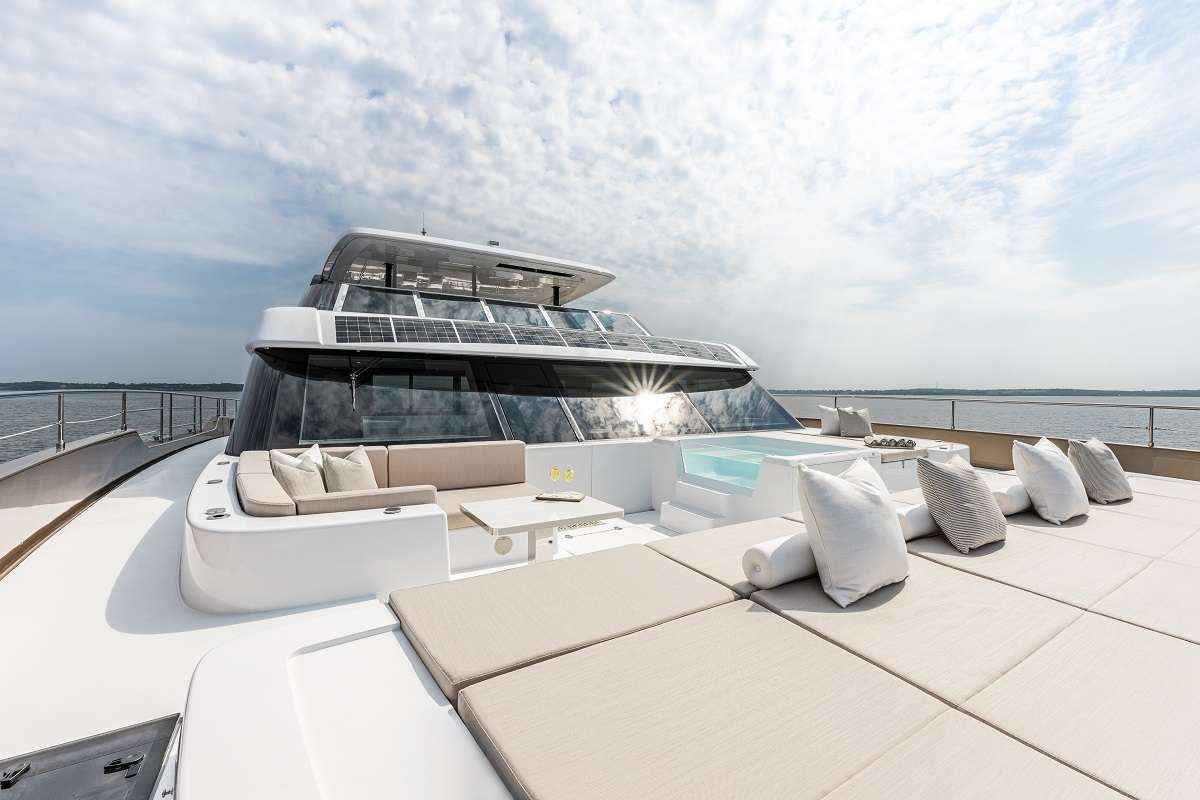 SOL yacht image 10