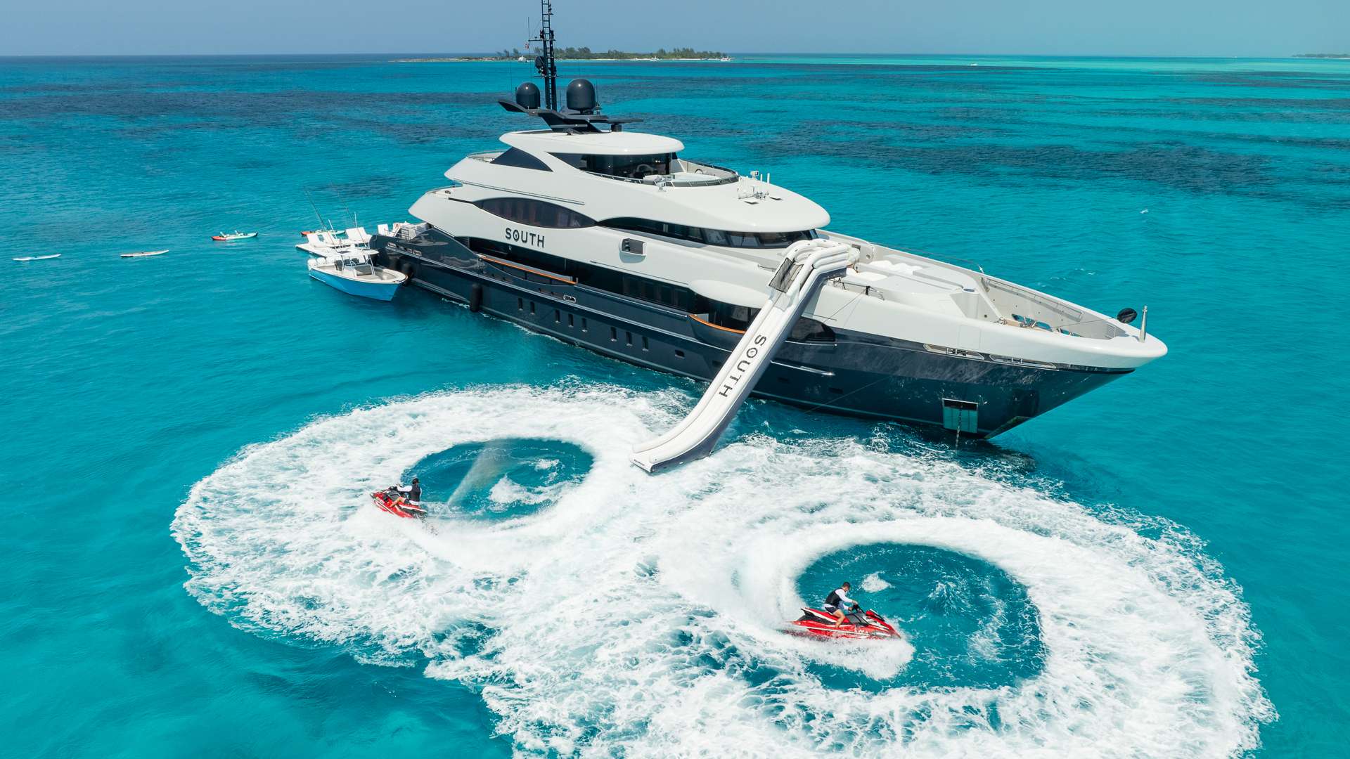 SOUTH yacht image 1