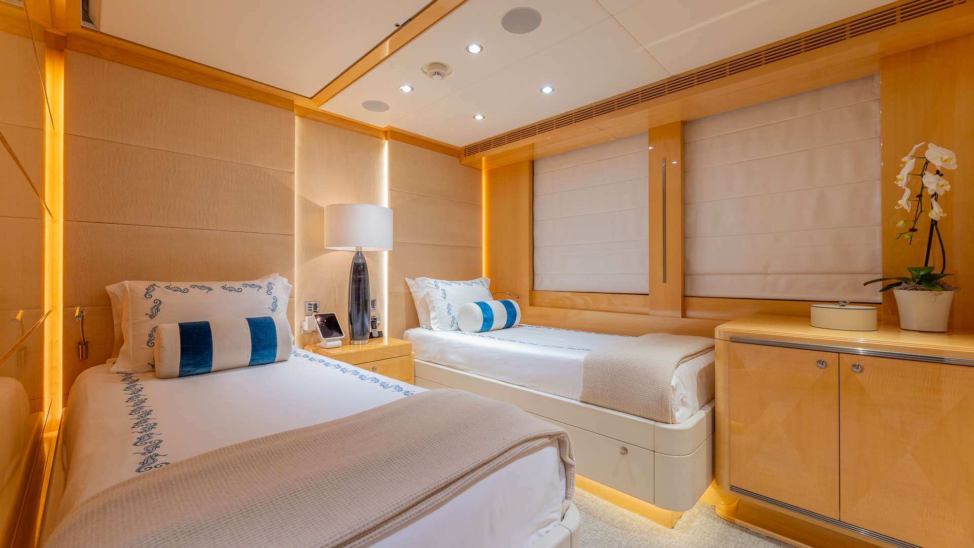 SOUTH yacht image 13