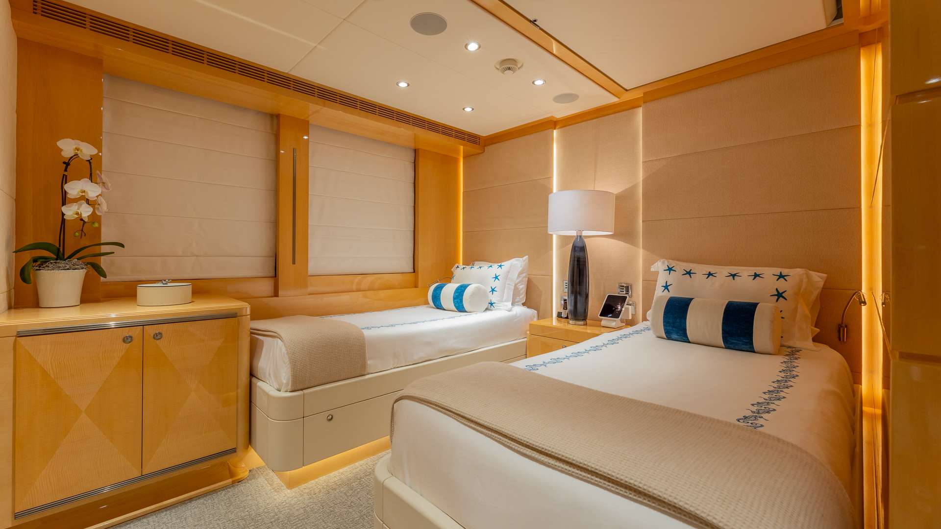 SOUTH yacht image 14
