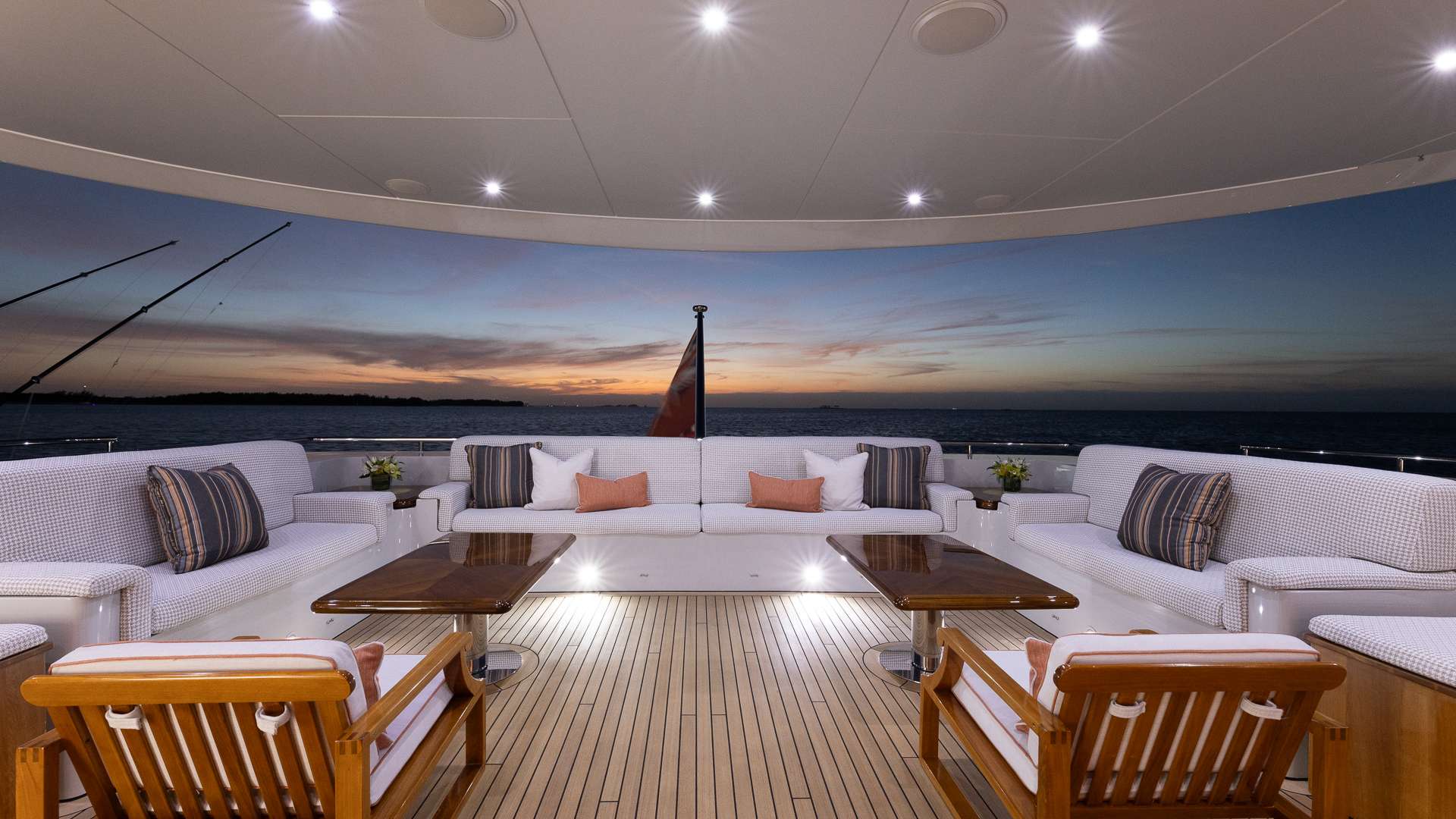 SOUTH yacht image 18