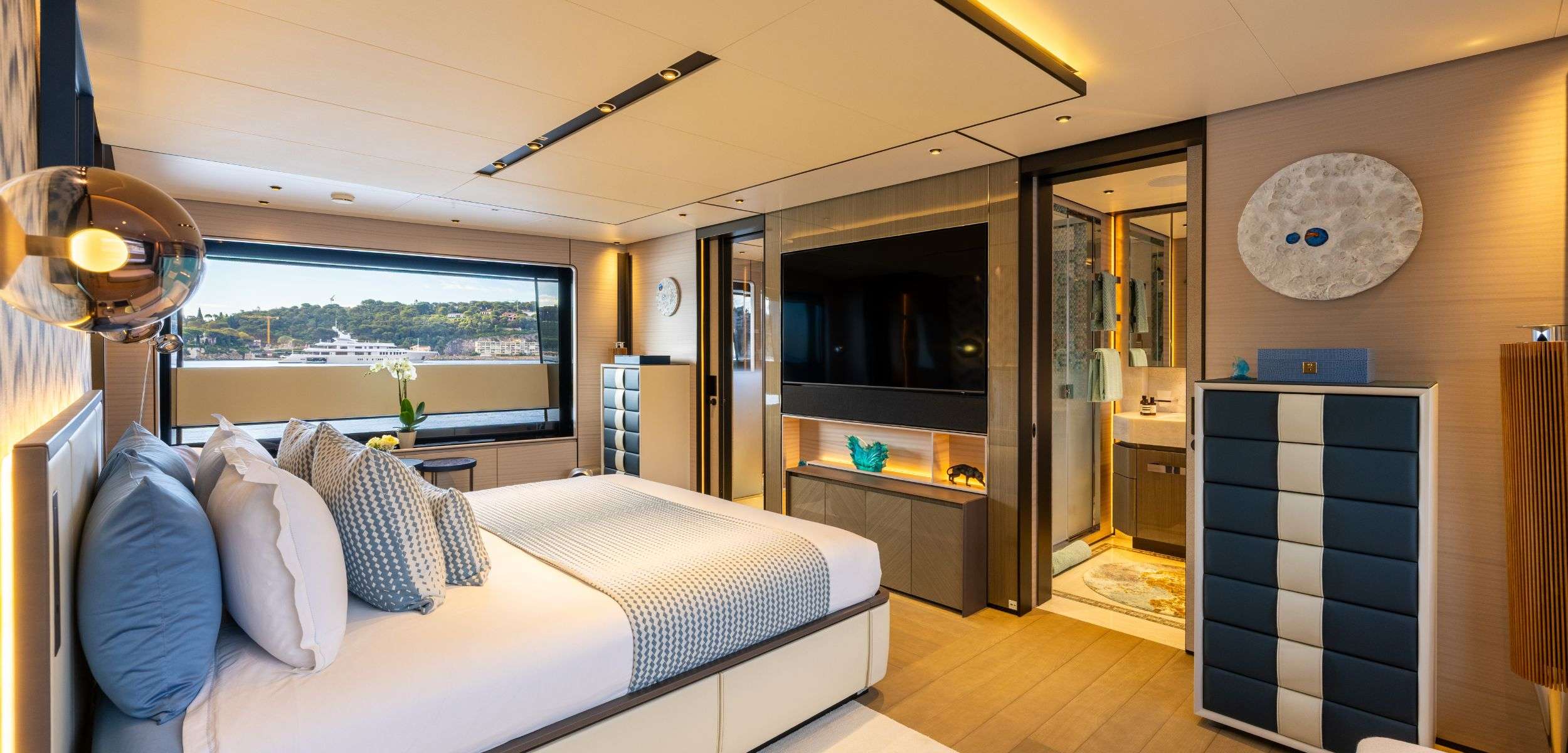 SUI GENERIS yacht image 5