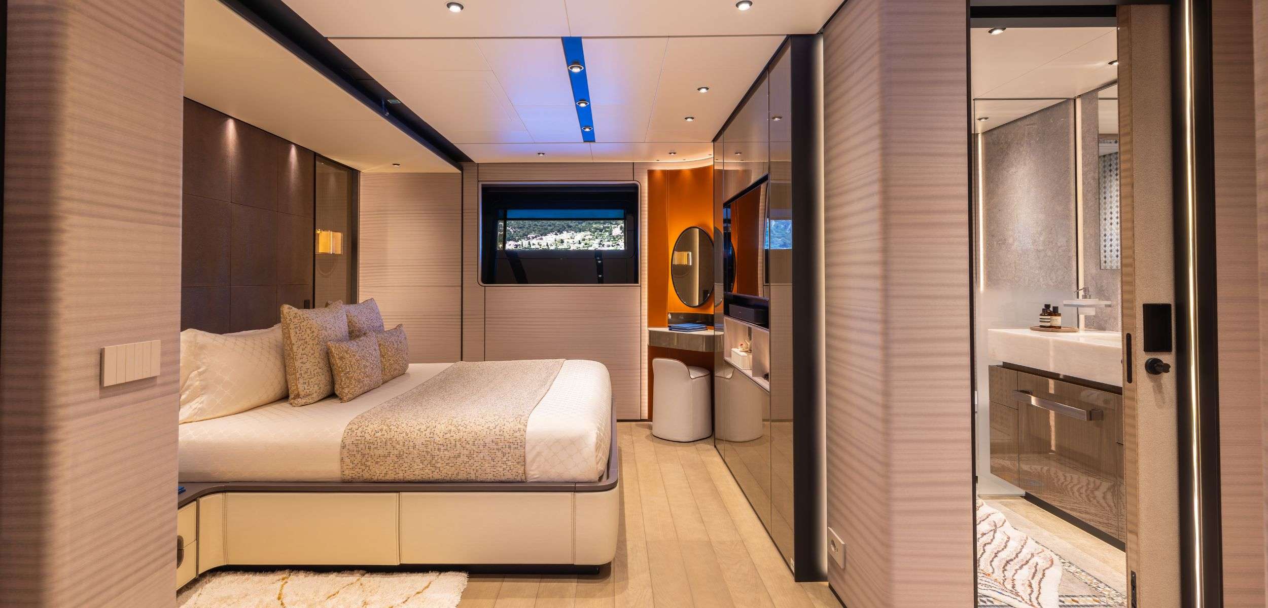 SUI GENERIS yacht image 9