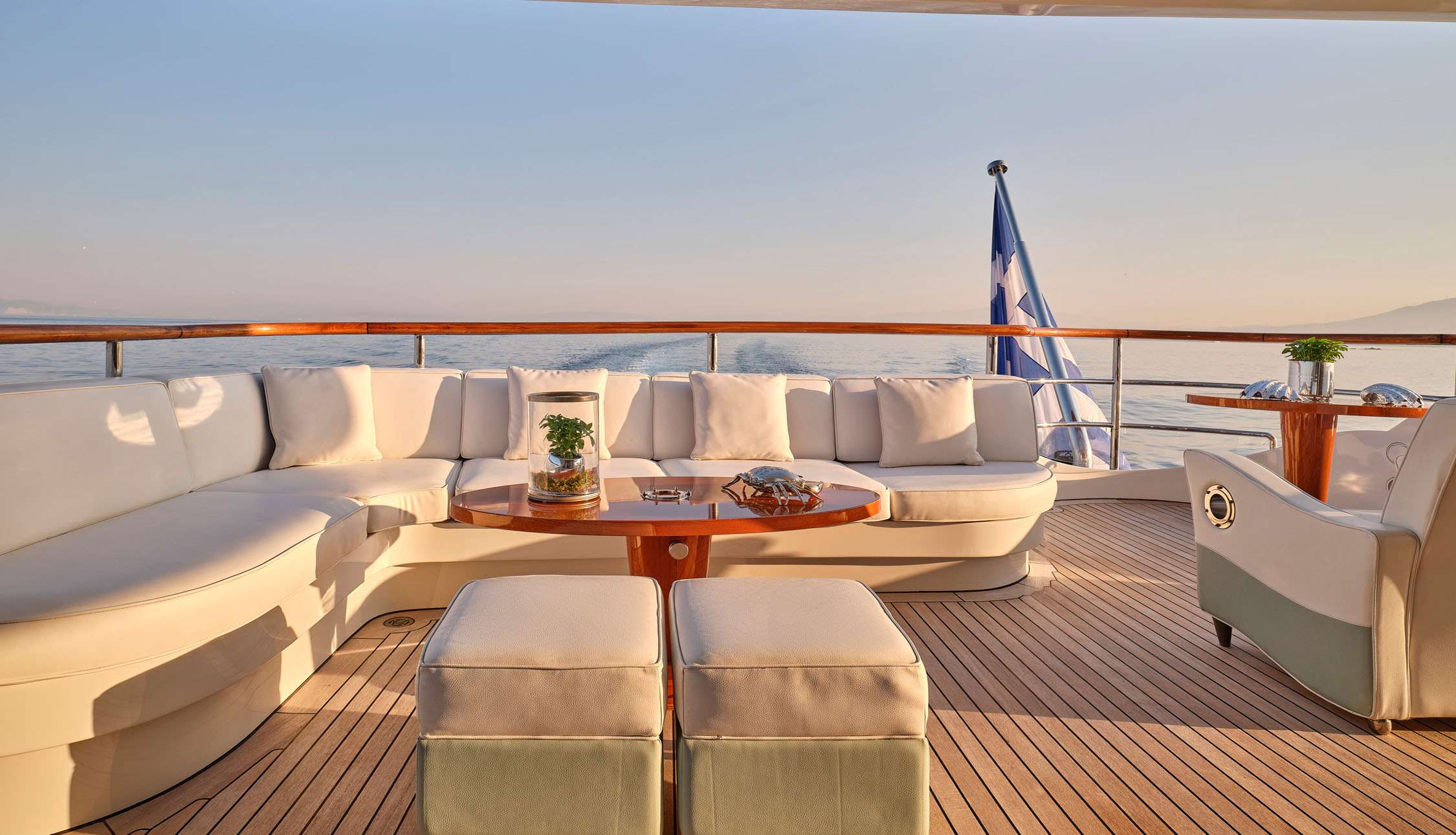 Upper deck aft