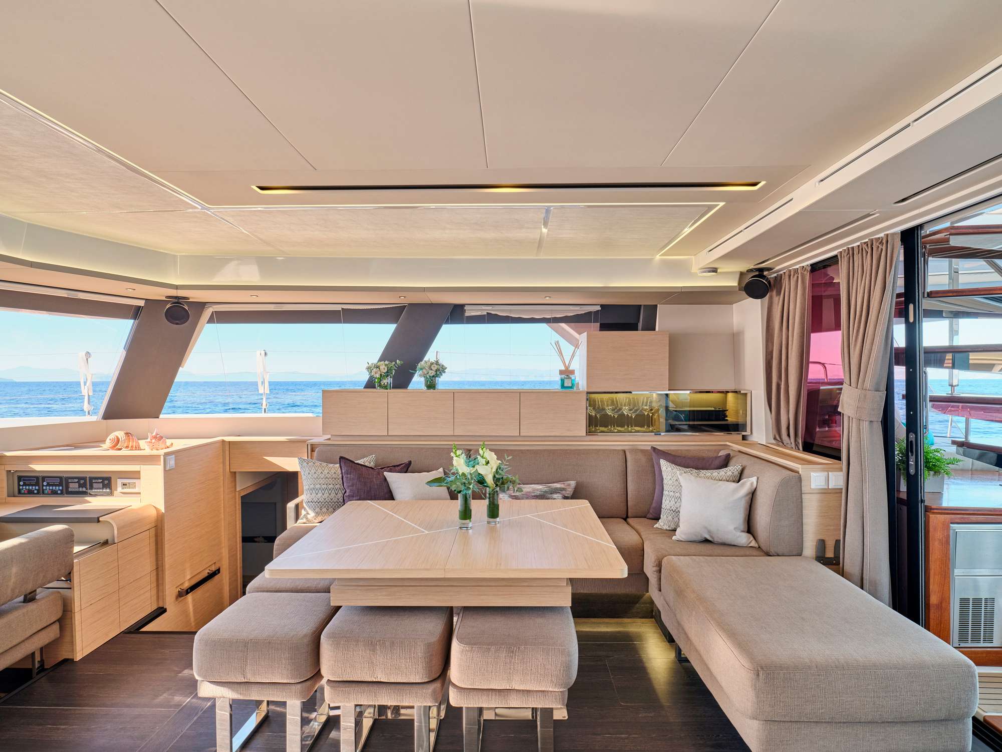 SUNMOON yacht image 2