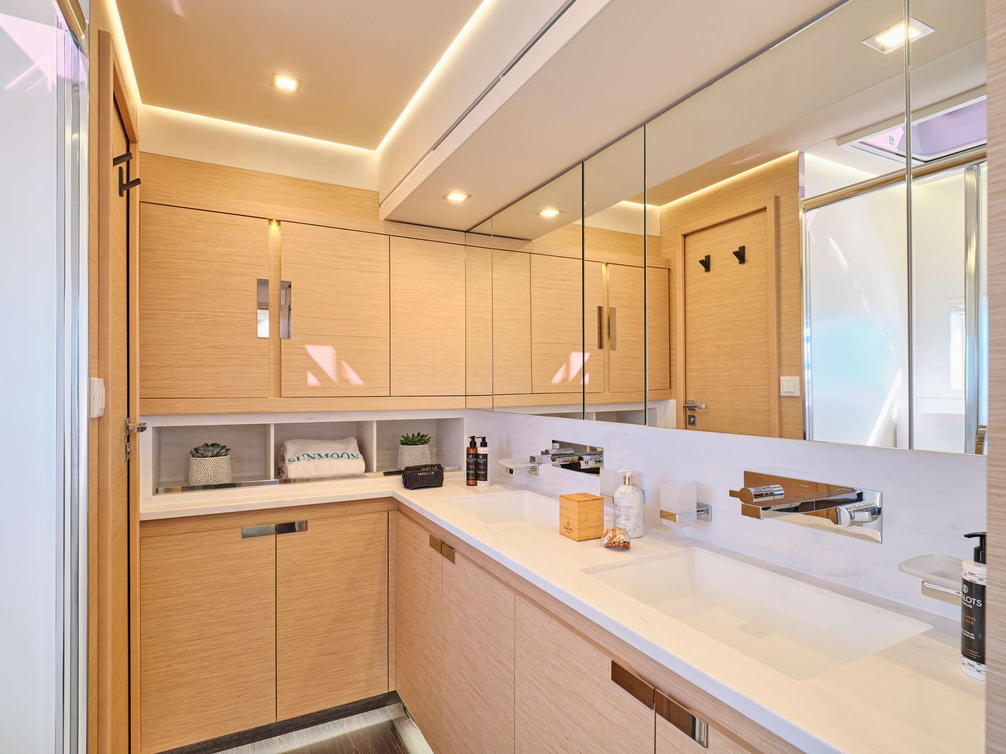 SUNMOON yacht image 7