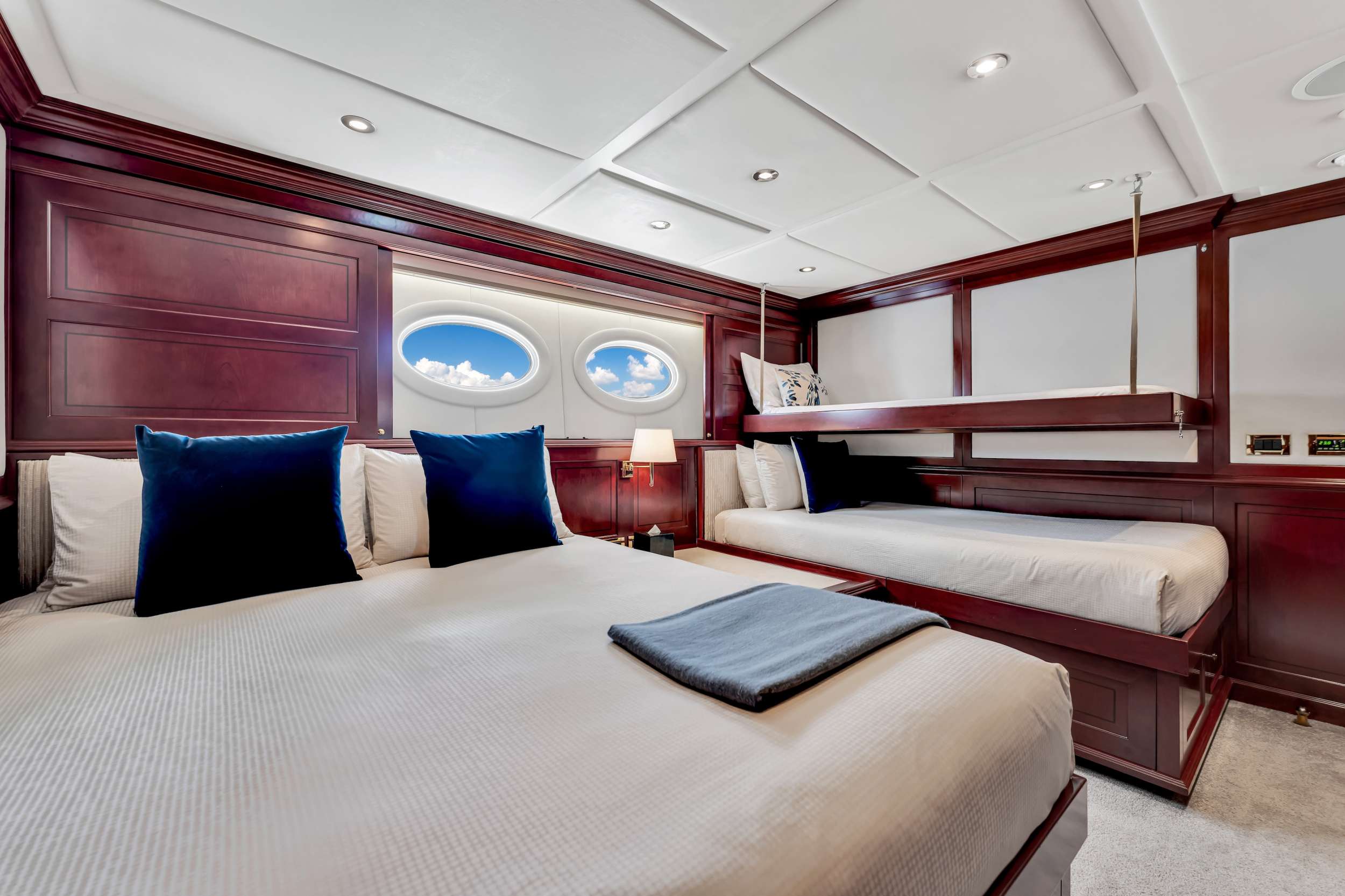 SWEET CAROLINE II yacht image 8