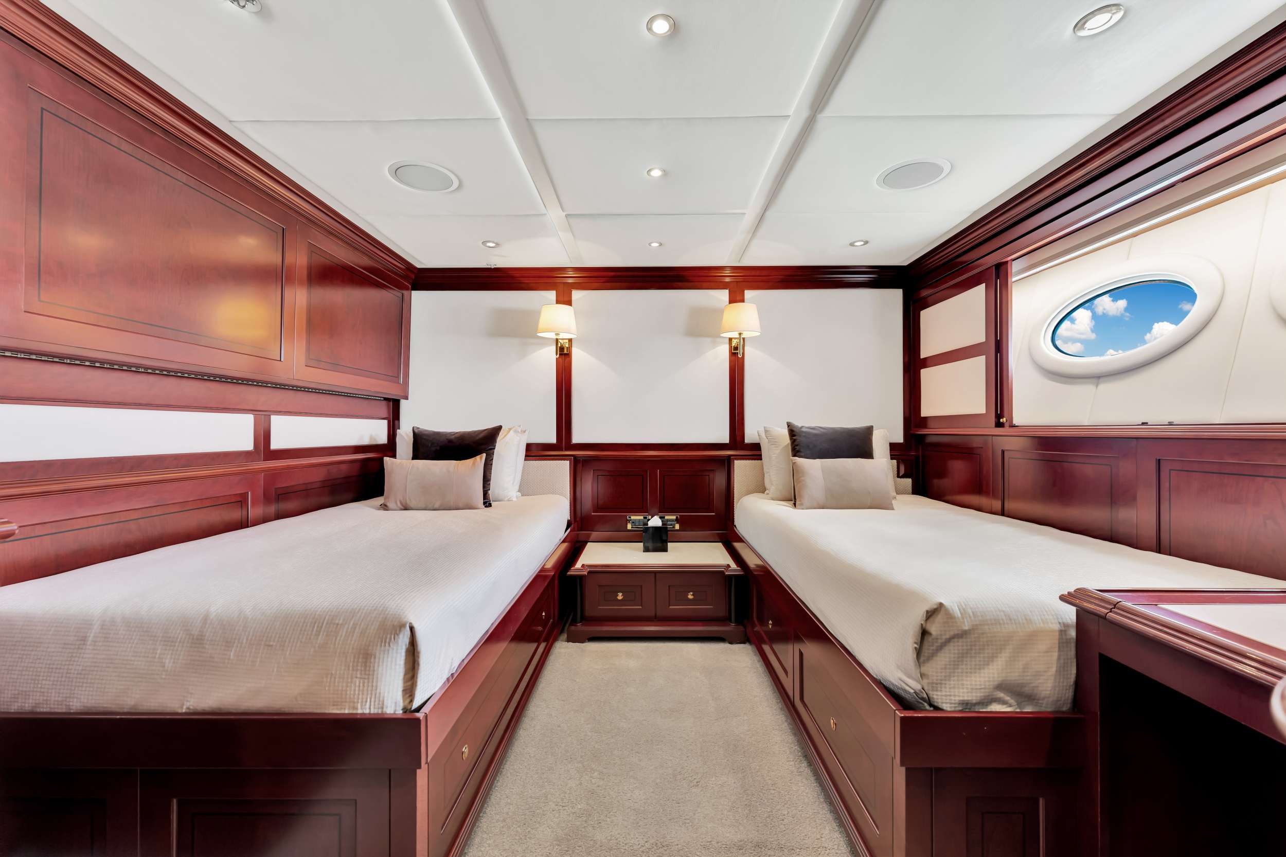 SWEET CAROLINE II yacht image 11