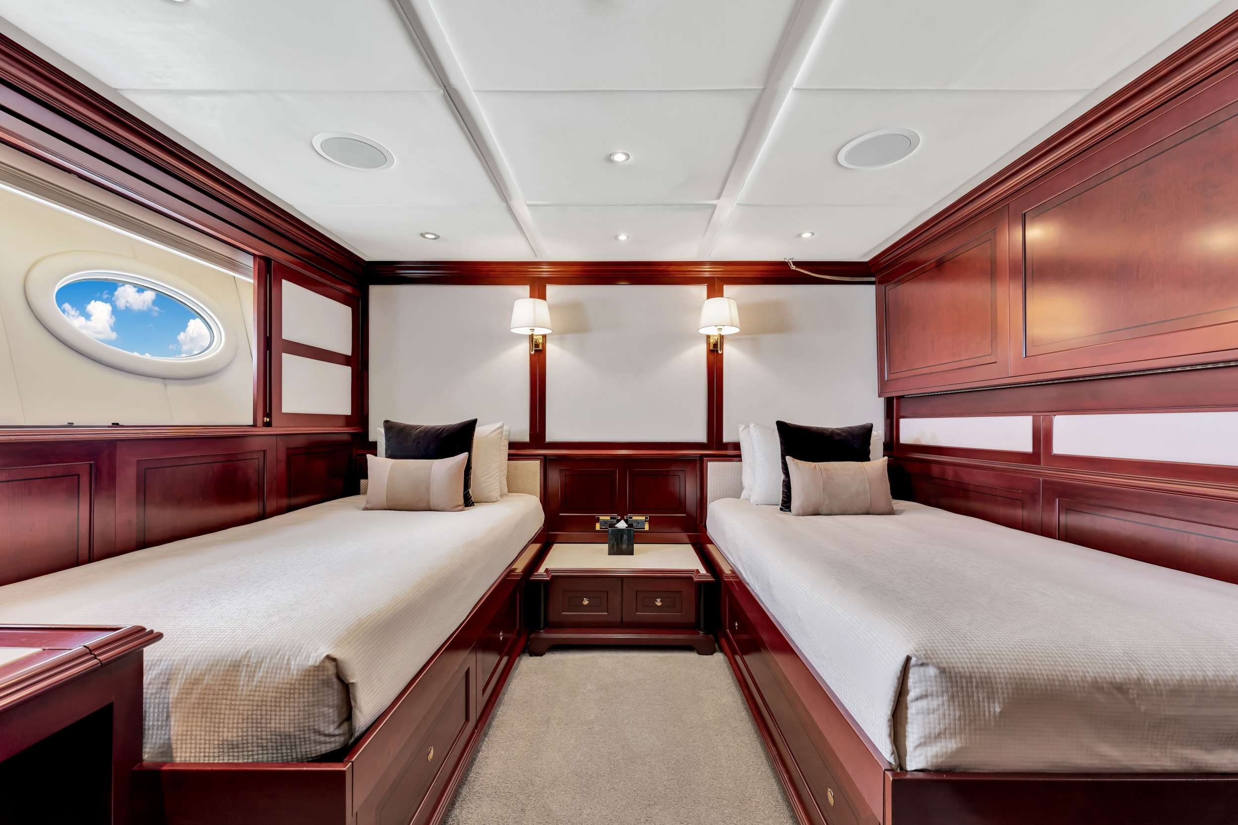 SWEET CAROLINE II yacht image 12