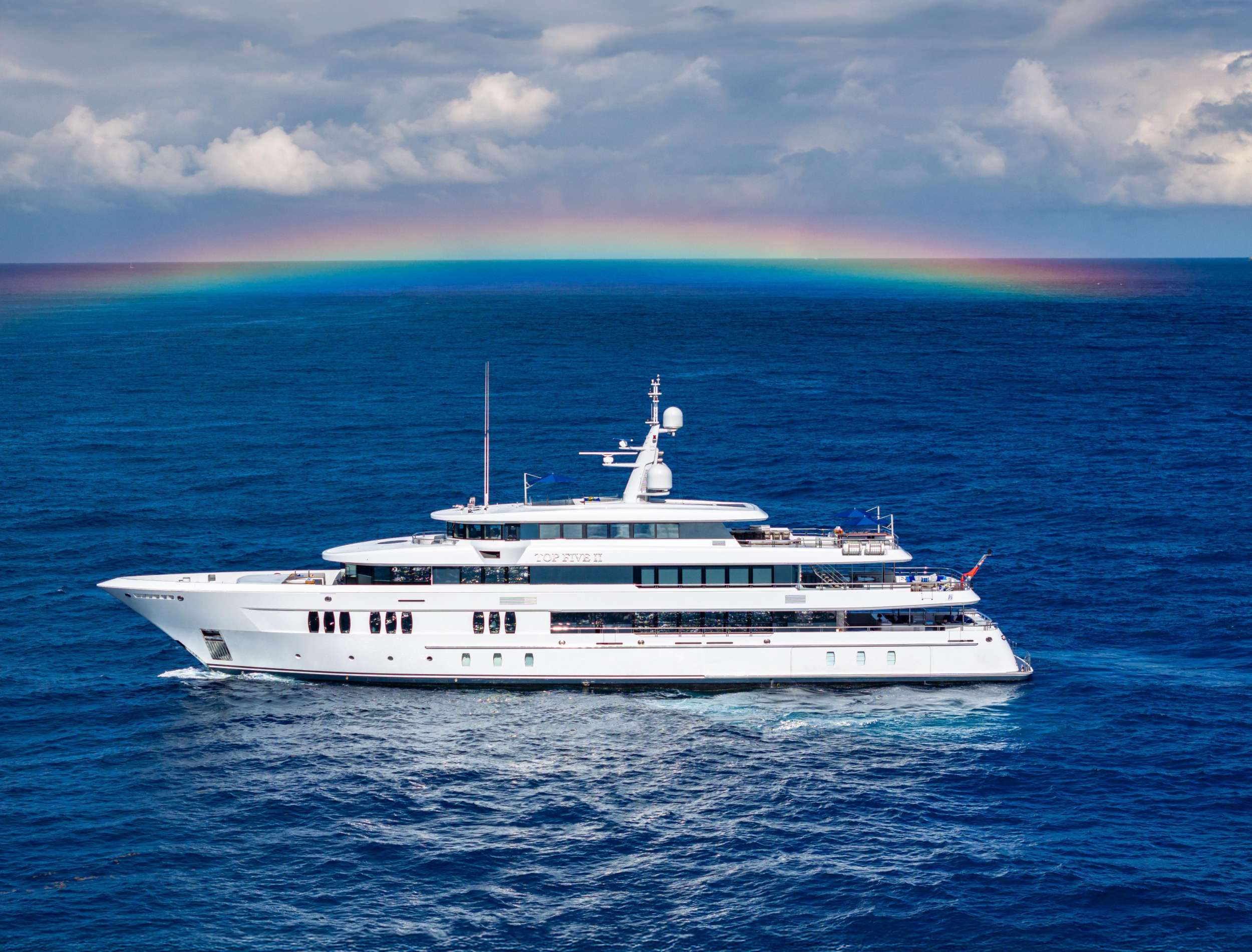TOP FIVE II yacht image 1
