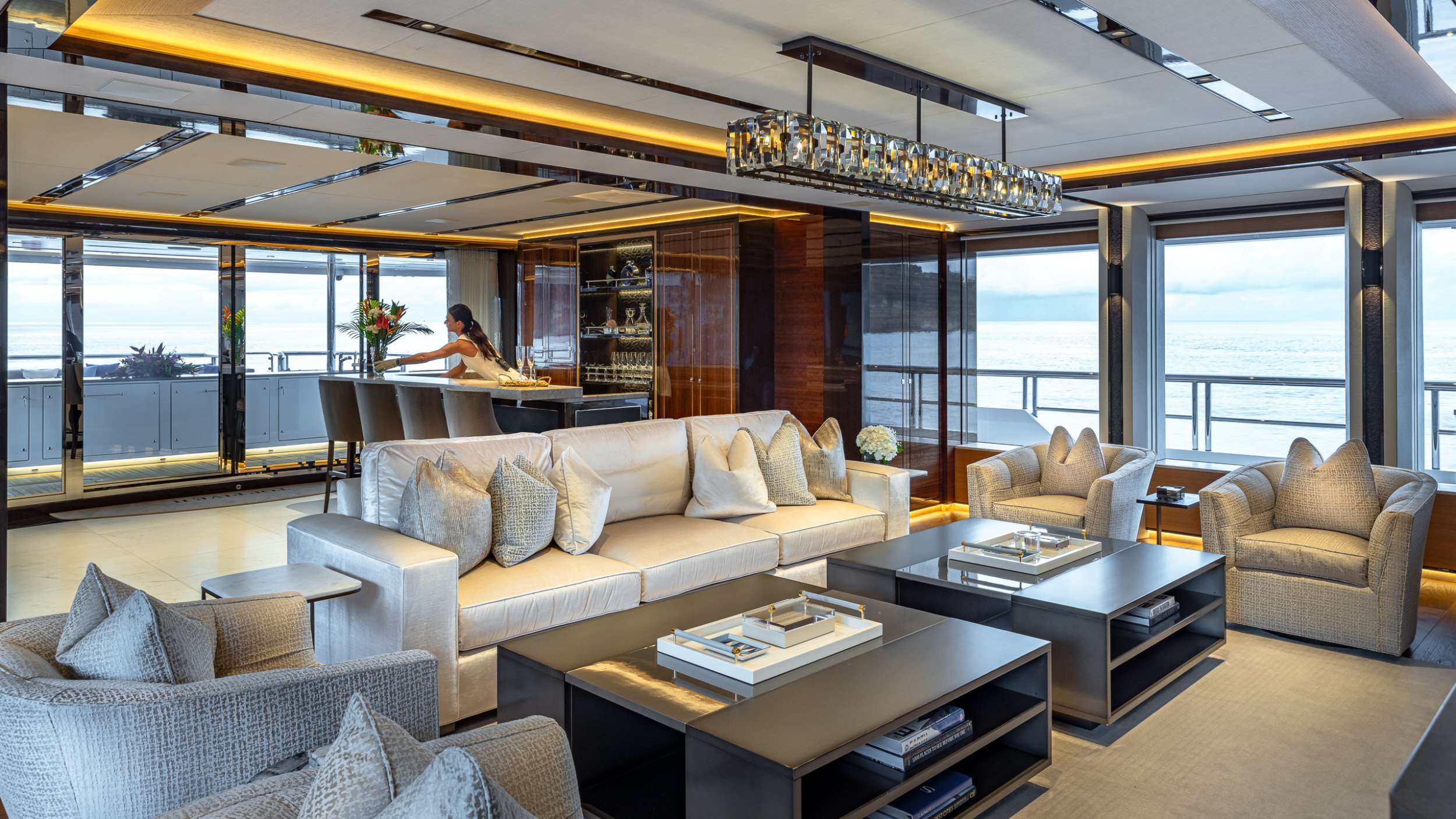 TOP FIVE II yacht image 2