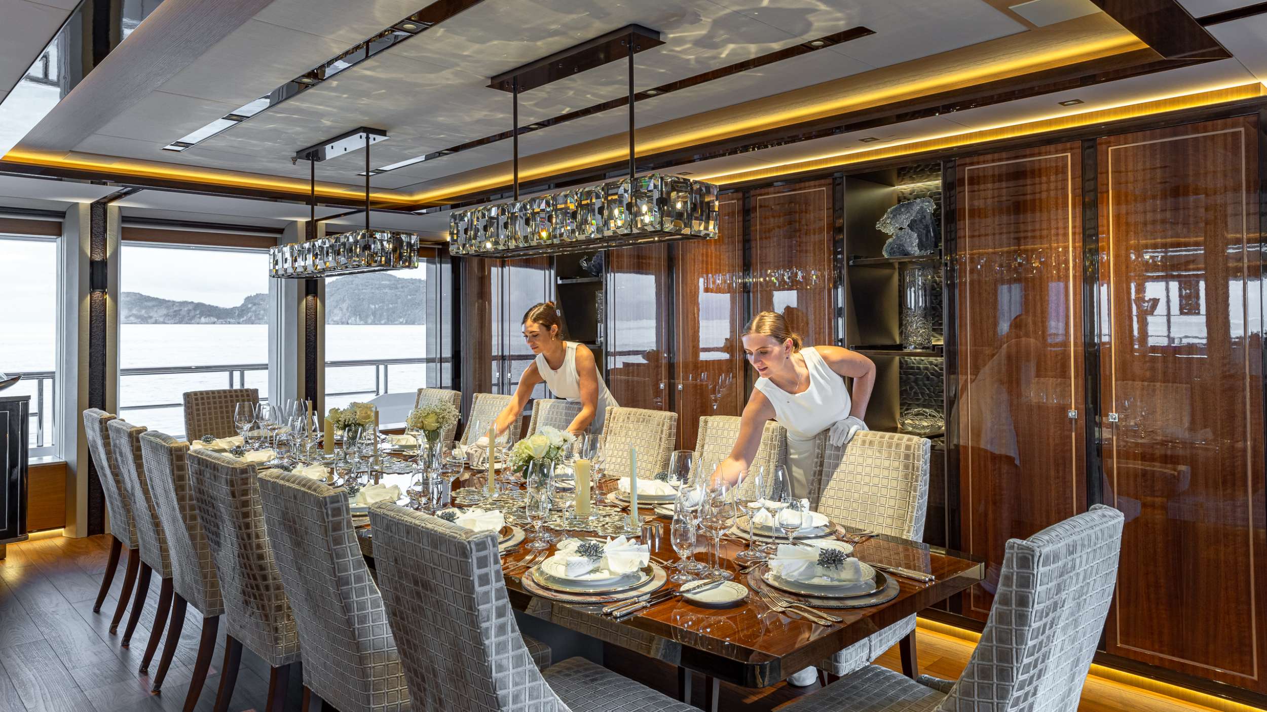 TOP FIVE II yacht image 3