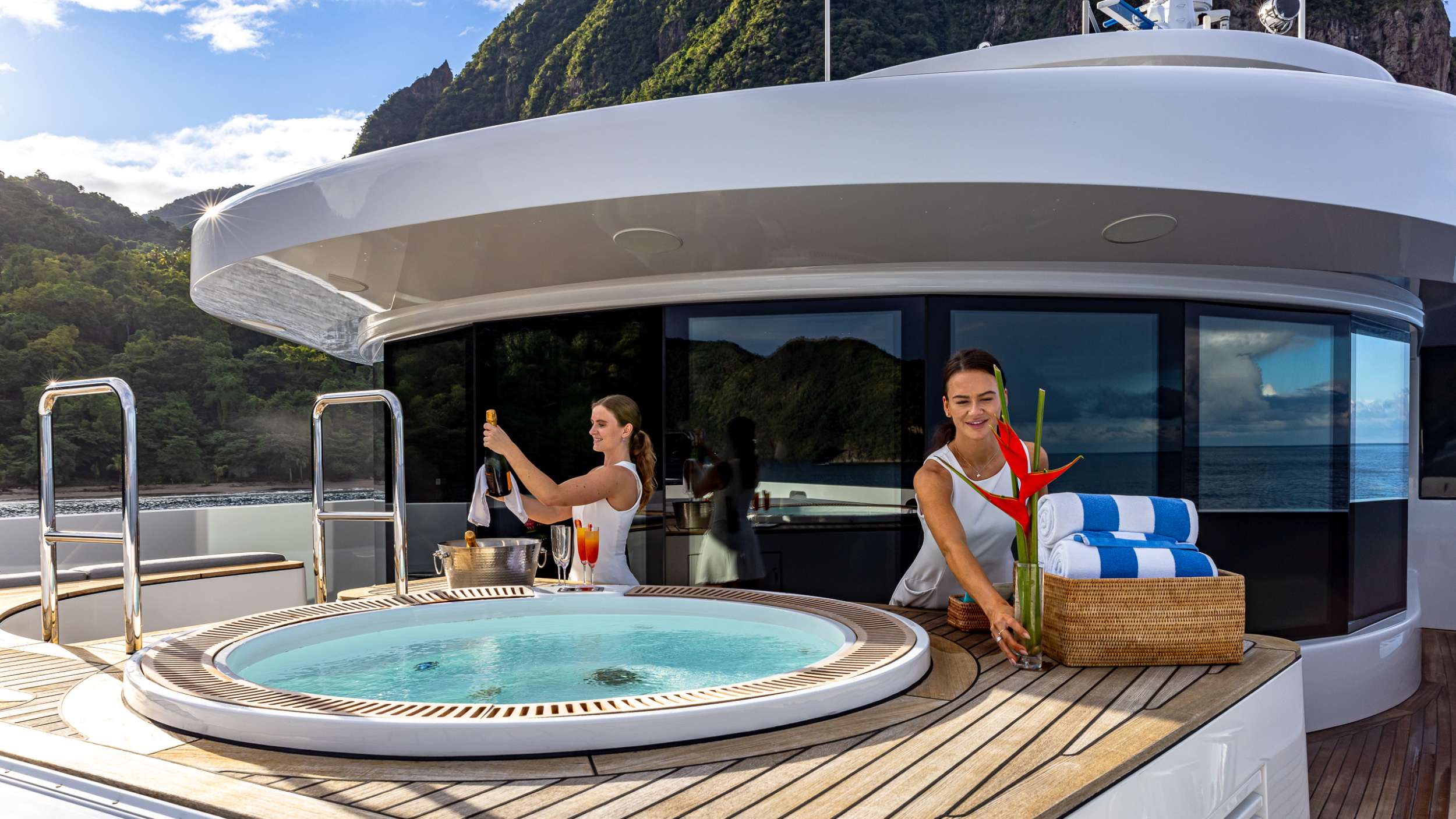 TOP FIVE II yacht image 4