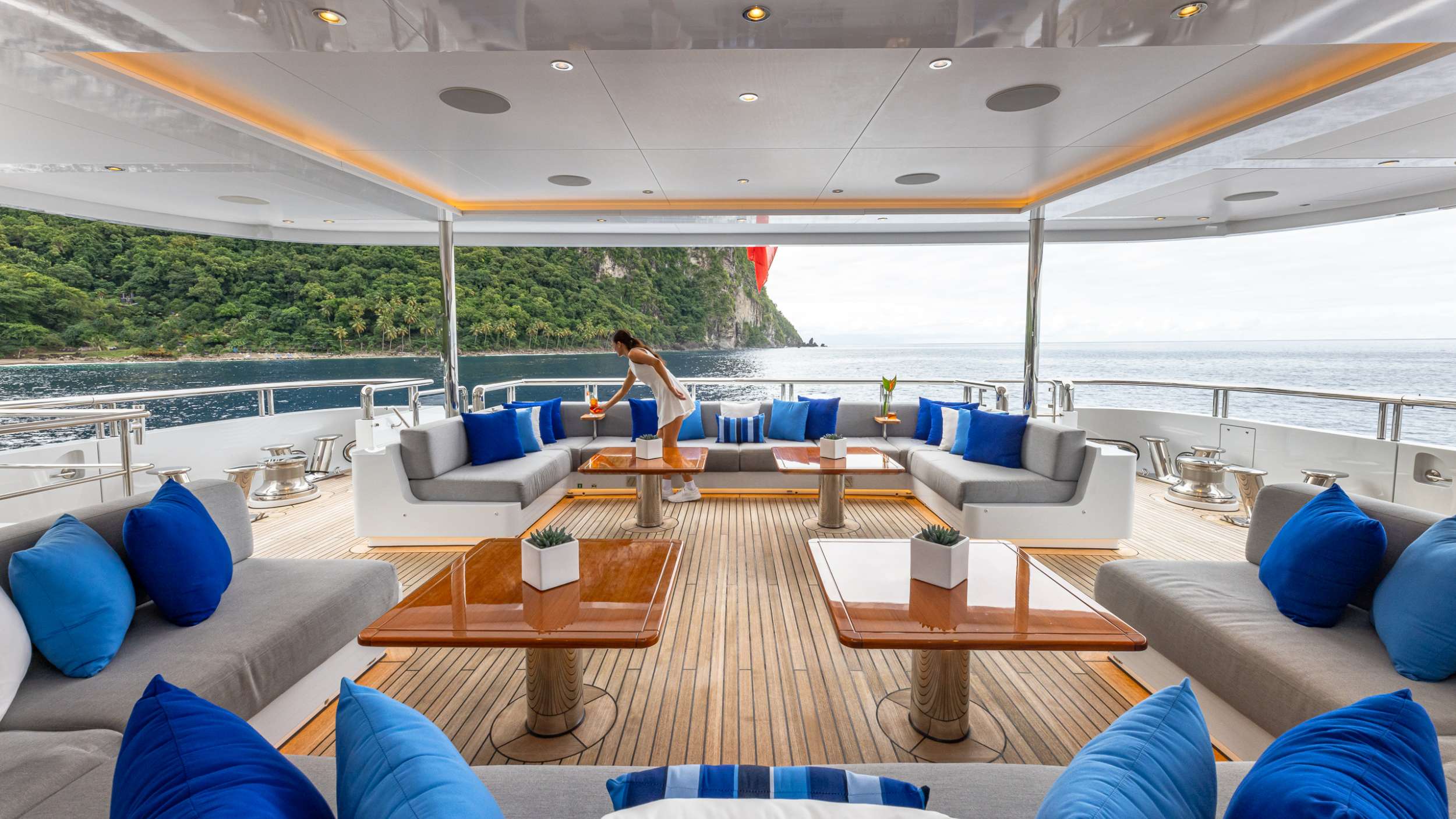TOP FIVE II yacht image 14