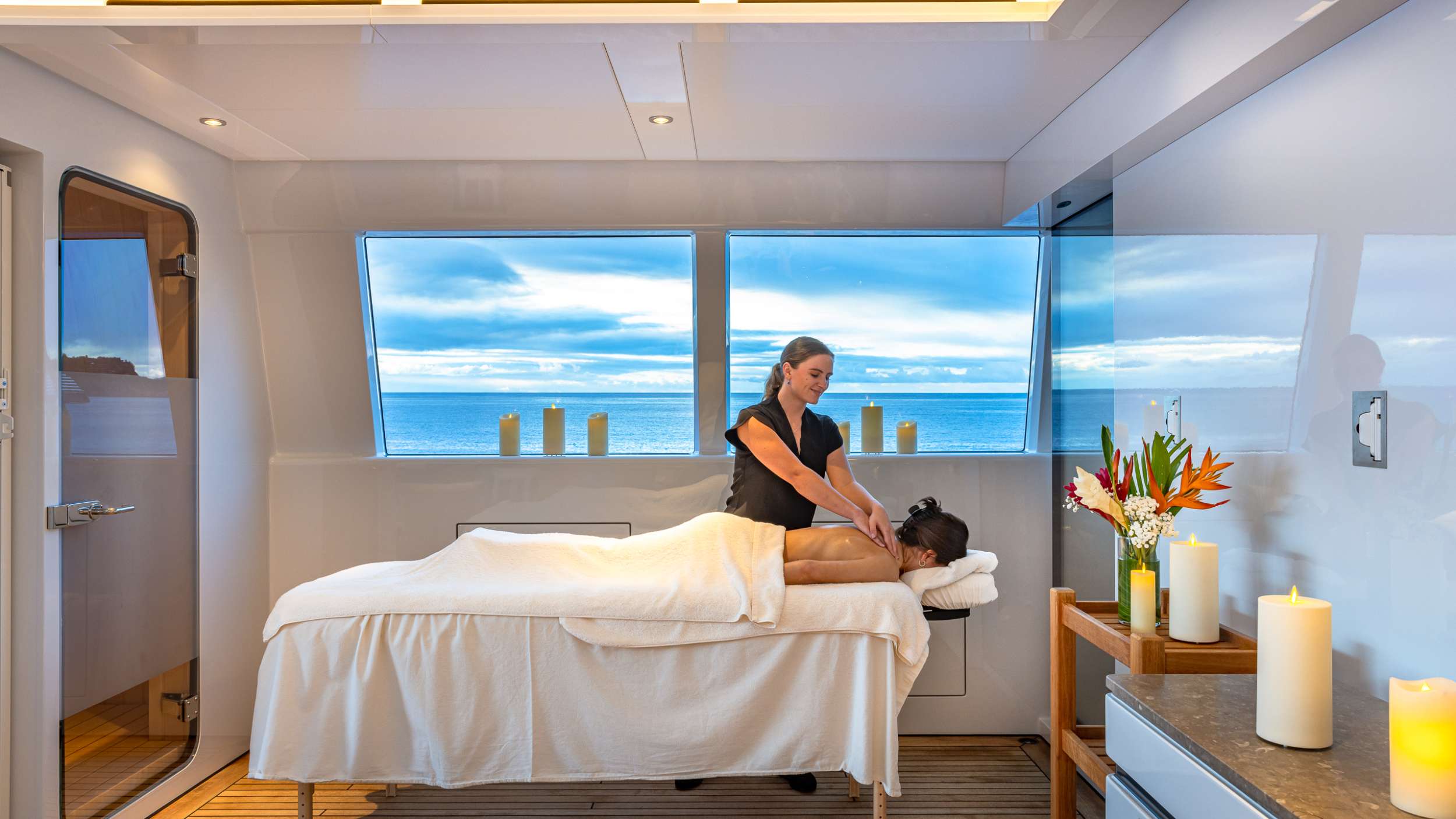 TOP FIVE II yacht image 16
