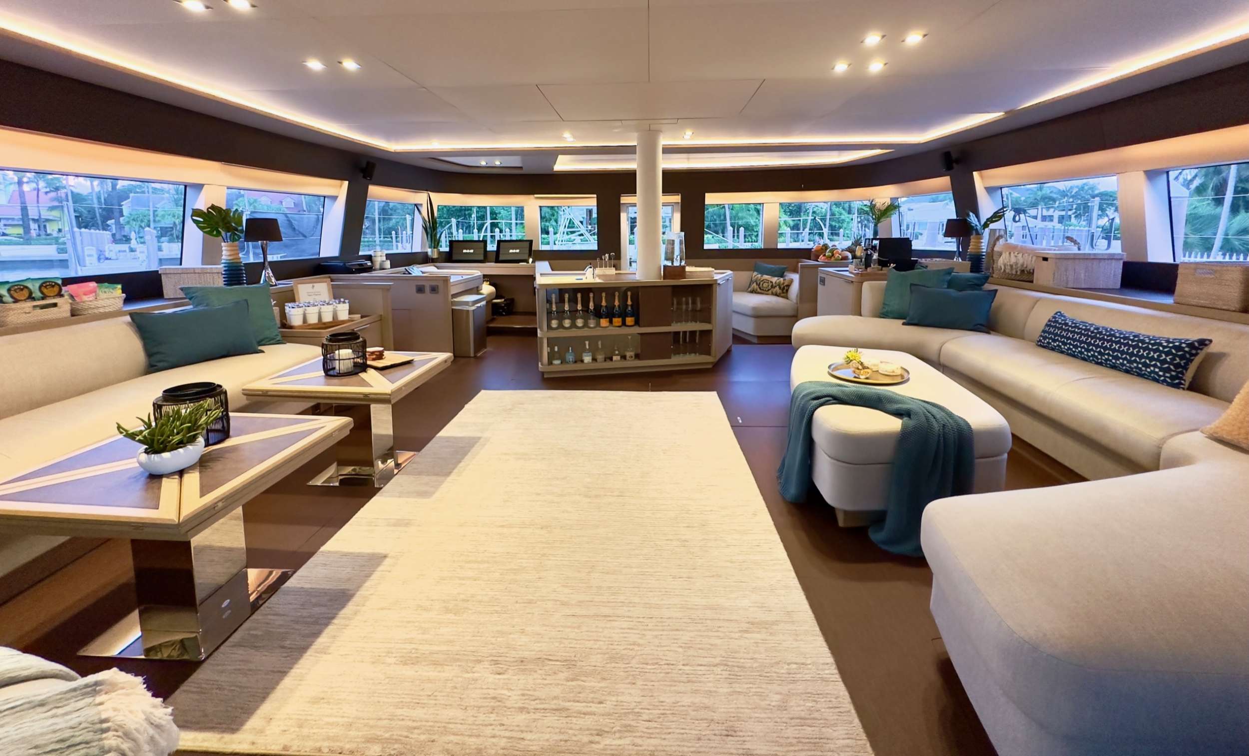 TWIN FLAME 77 yacht image 2
