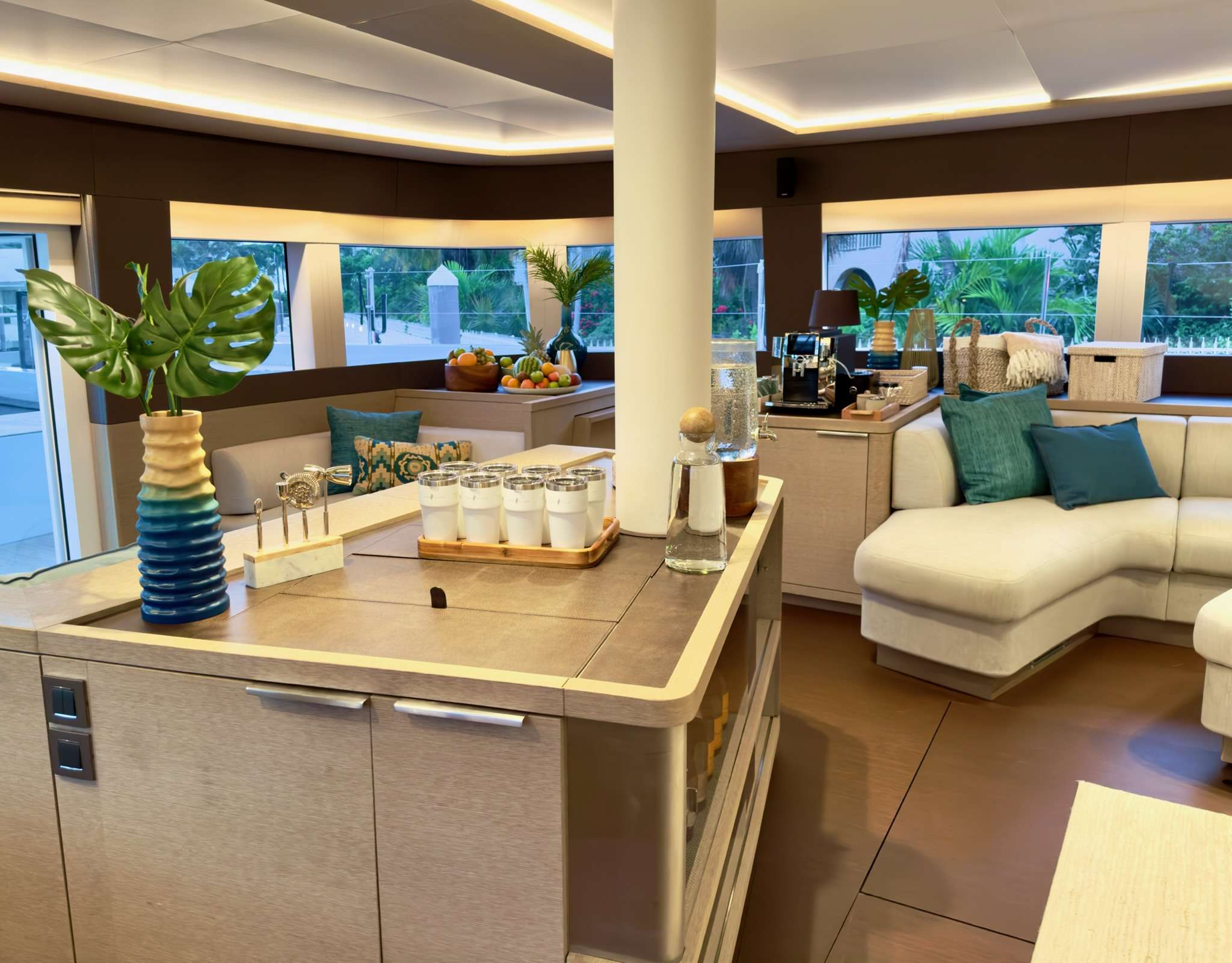 TWIN FLAME 77 yacht image 14