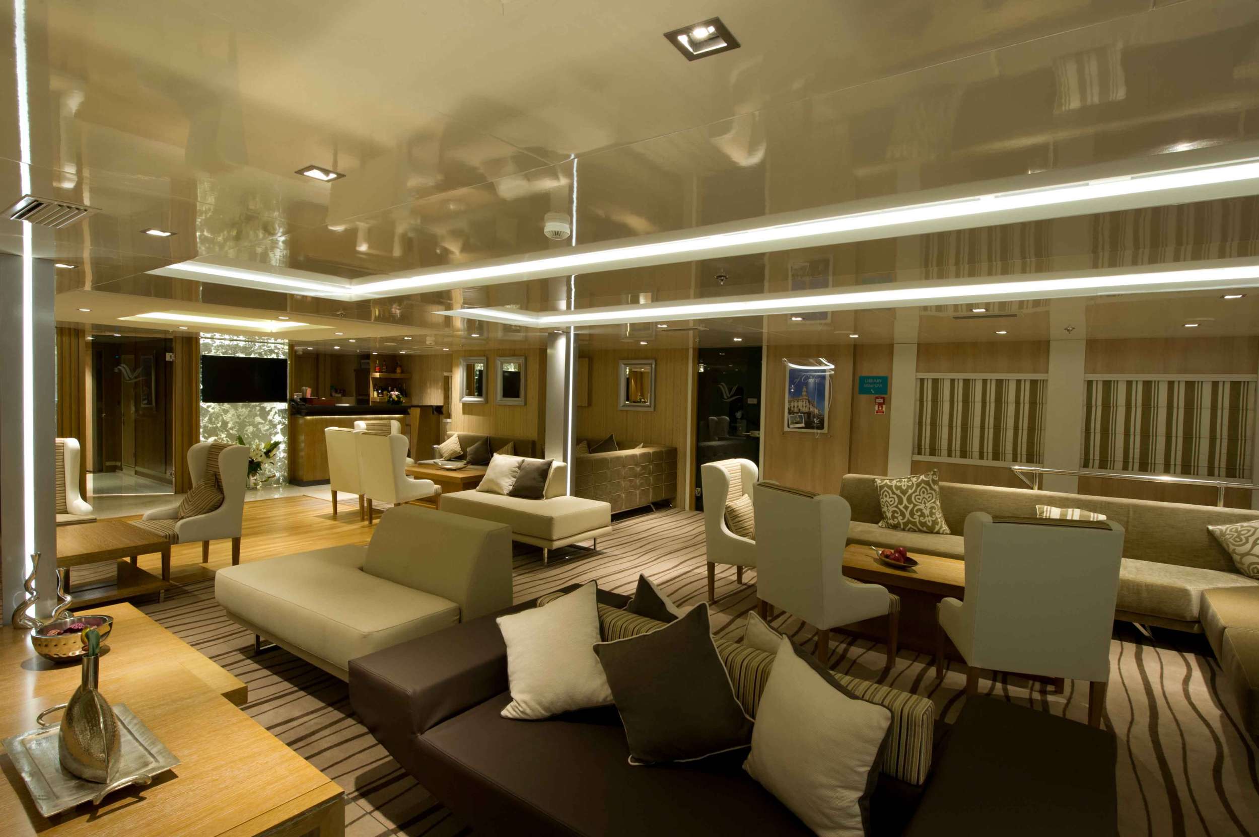 Variety Voyager yacht image 3