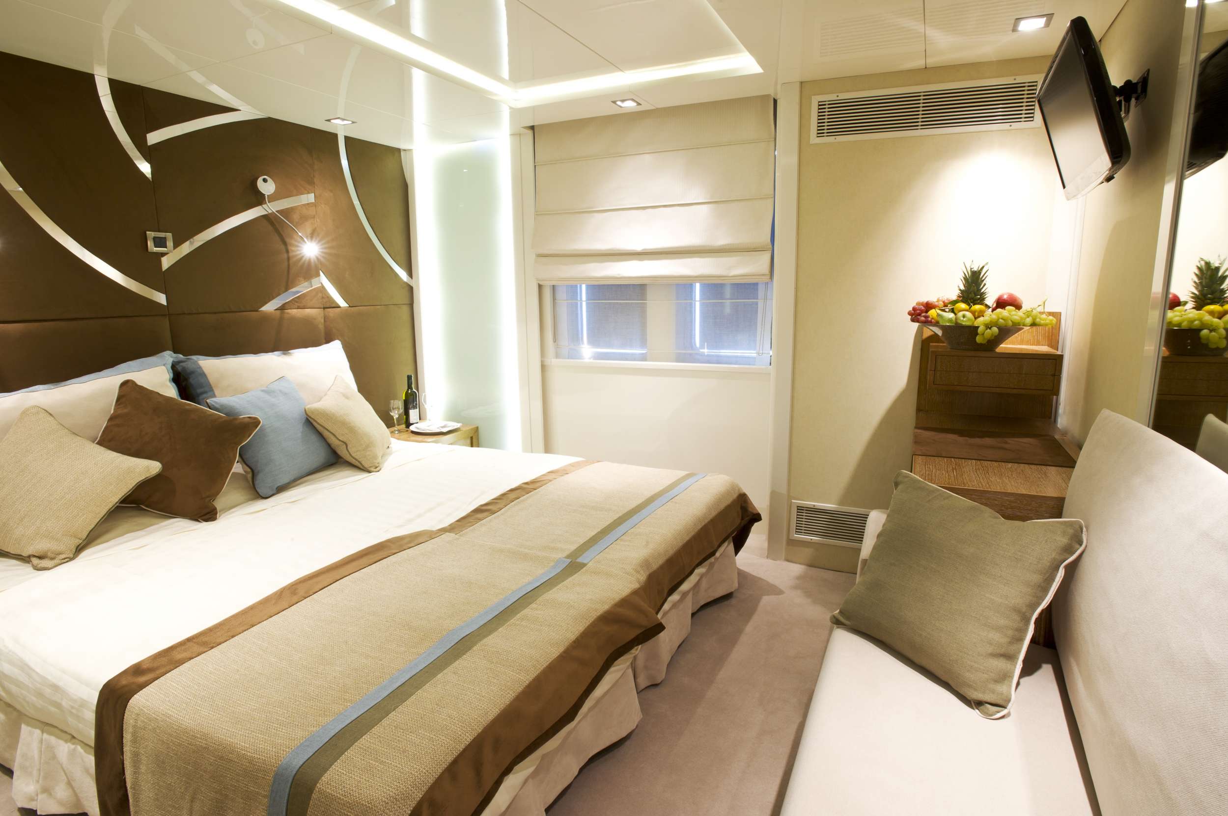 Variety Voyager yacht image 7