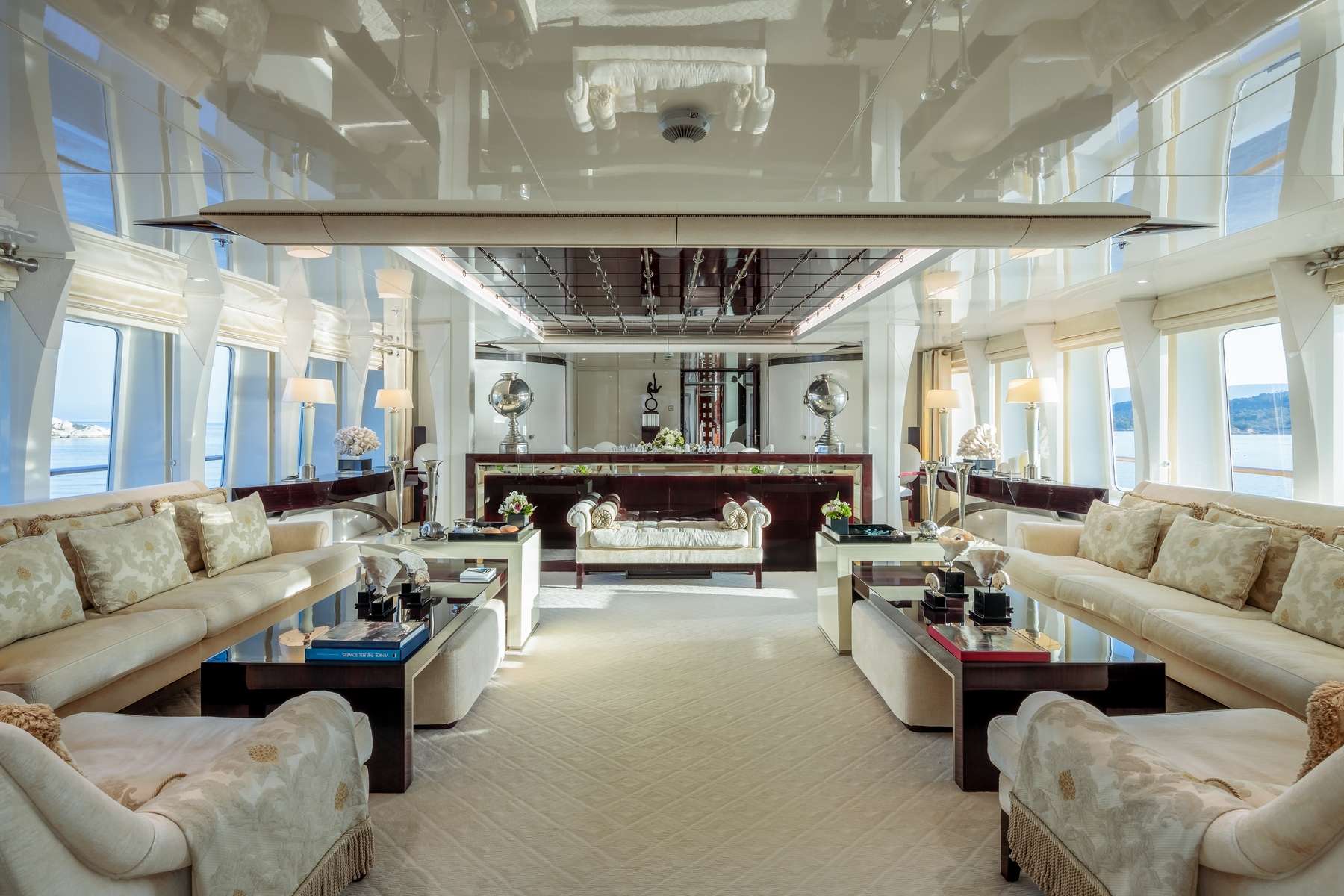 VERA yacht image 2