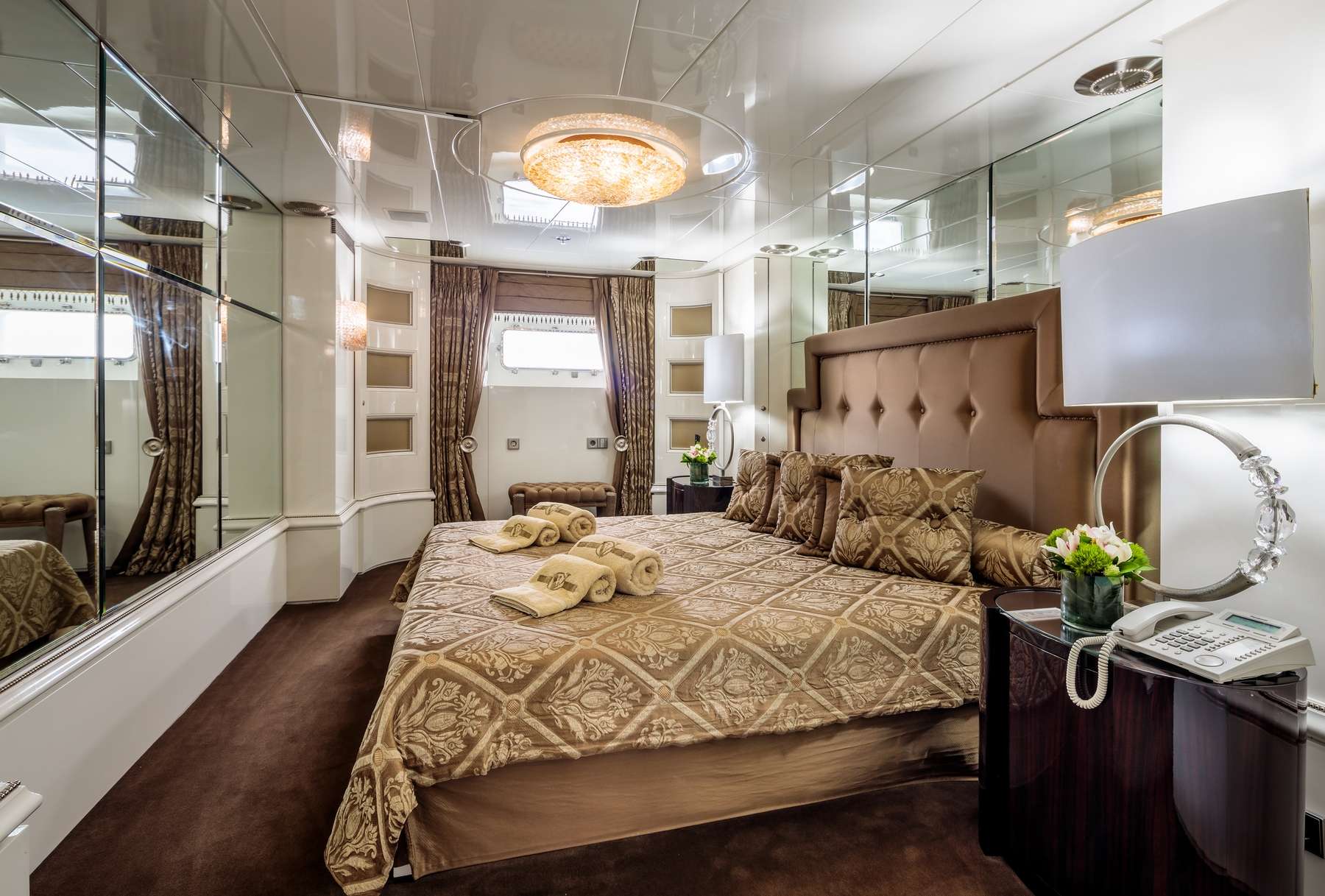 VERA yacht image 10
