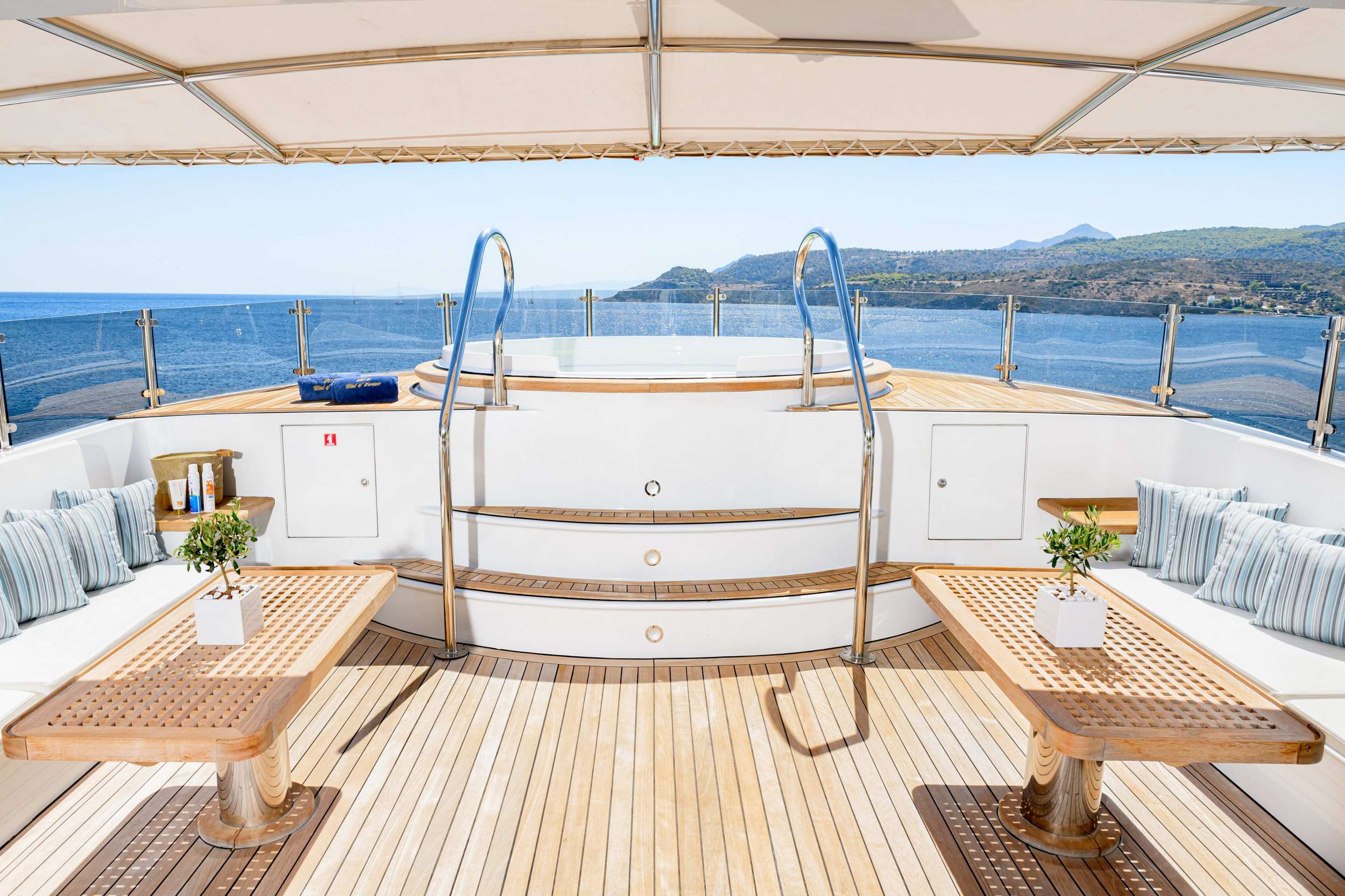 WIND OF FORTUNE yacht image 14